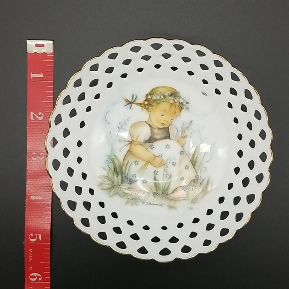 M.J. Hummel Maiglockchen Lily of the Valley Porcelain Lattice Dish - Picture 5 of 6